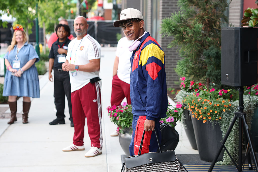 CHATTANOOGA, TENNESSEE - JUNE 19: Lamine Yamal #19 of Spain walks to the bus to head to Atlanta at Embassy Suites by Hilton Chattanooga Downtown on June 19, 2026 in Chattanooga, Tennessee. (Photo by Florencia Tan Jun/Getty Images)